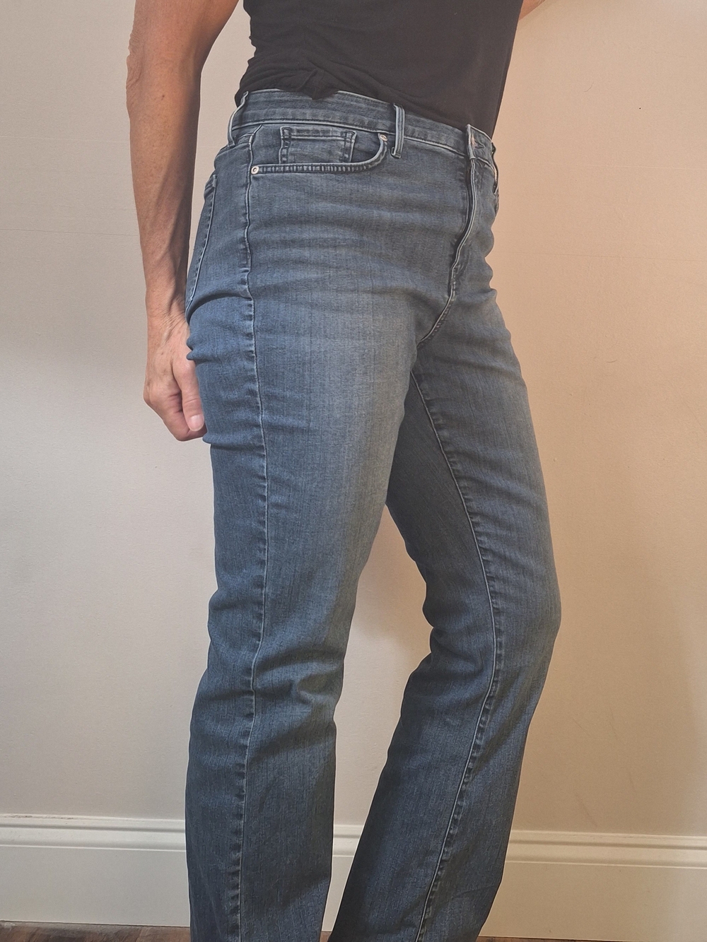 Women's Mid-Rise Straight Jeans in Medium Blue Size 12